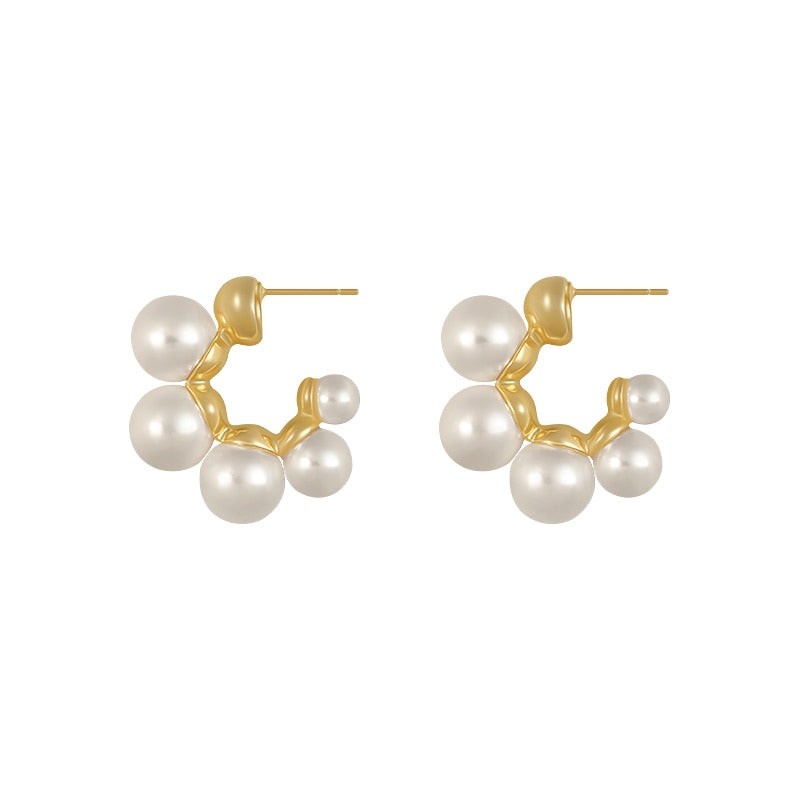 Elegant Gold Earrings with White Pearls