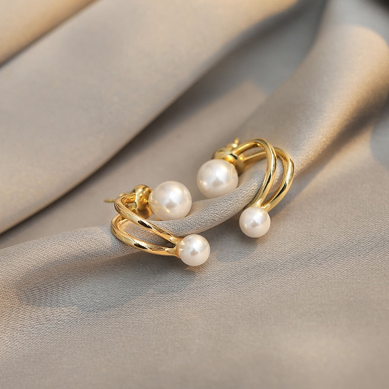 Two Pieces Gold Earrings with White Pearls