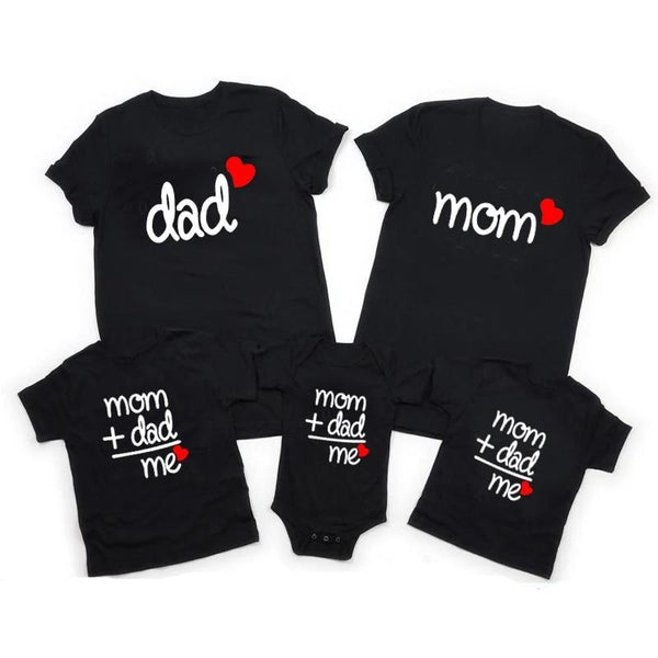 Traje familiar a juego: camisetas para mamá, papá y bebé
